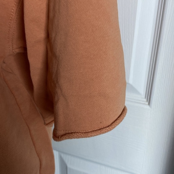 Universal Thread Cropped Orange Short Sleeve Sweatshirt & Shorts Sz L NWT - Picture 4 of 12